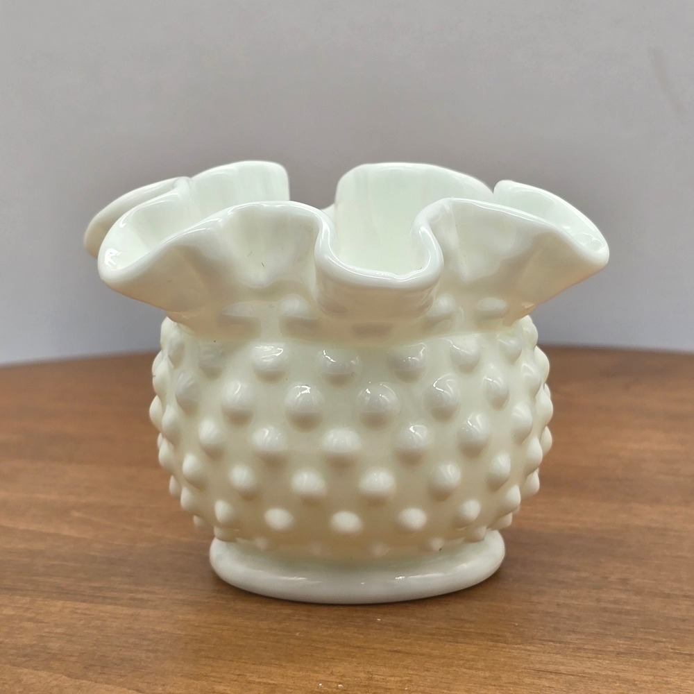 Vintage Milk Glass‎ Hobnail Ruffled Vase Fenton Small Accent Decor